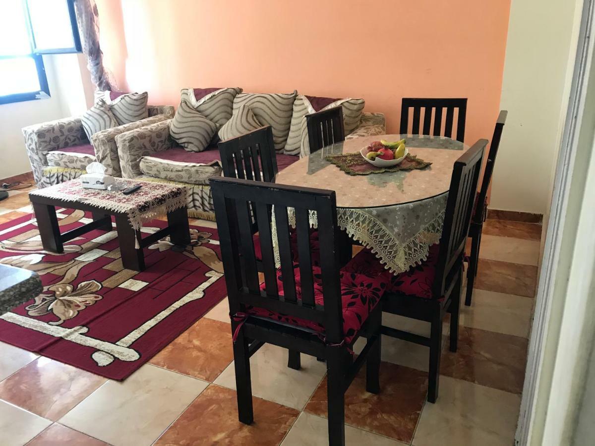 Cozy New 2 Bd Amazing Beach View Next To Hilton Hotel Family Only !العائلات فقط 亚历山大港 外观 照片