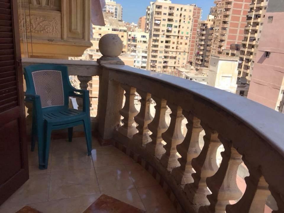 Cozy New 2 Bd Amazing Beach View Next To Hilton Hotel Family Only !العائلات فقط 亚历山大港 外观 照片